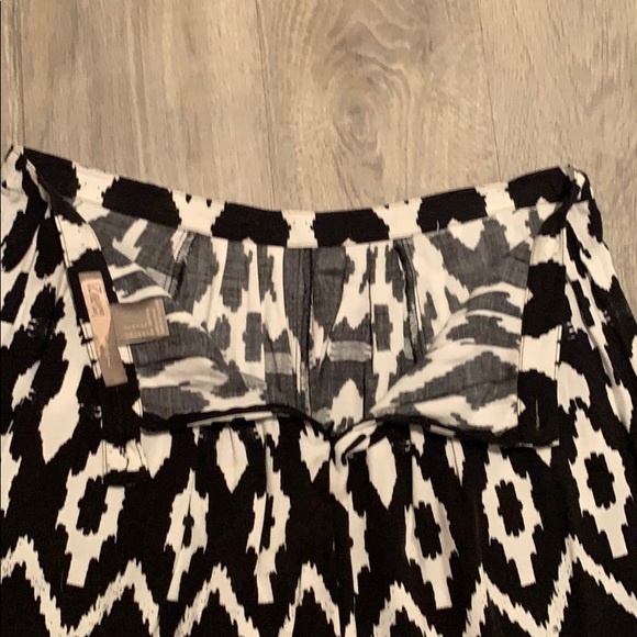 Forever 21 Shorts - Picture 7 of 7